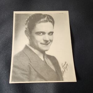 VINTAGE AUTOGRAPHED GLENN TRYON PHOTO CARD